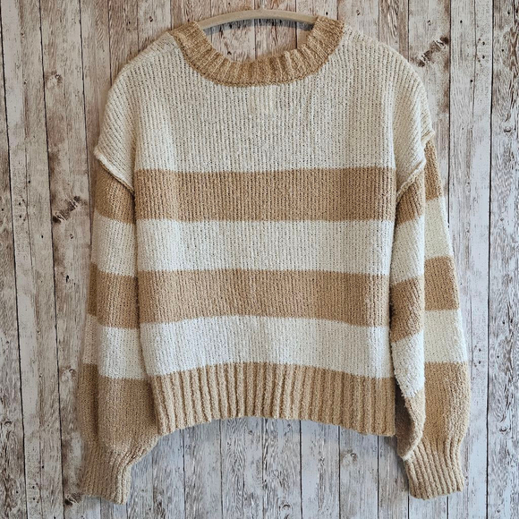 Women's Hippie Rose Sweater, bell sleeve Size M, Beige & White - Picture 8 of 8